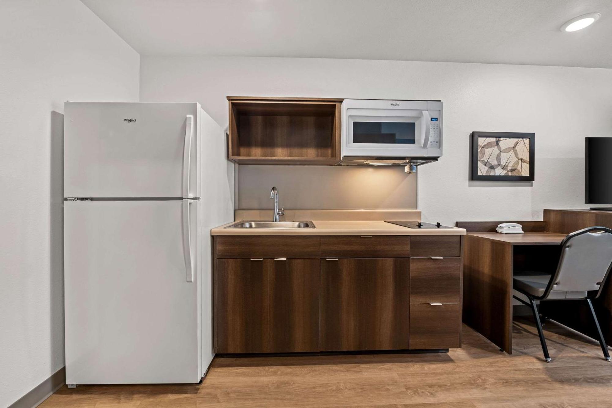 Woodspring Suites Loves Park - Rockford Exterior photo